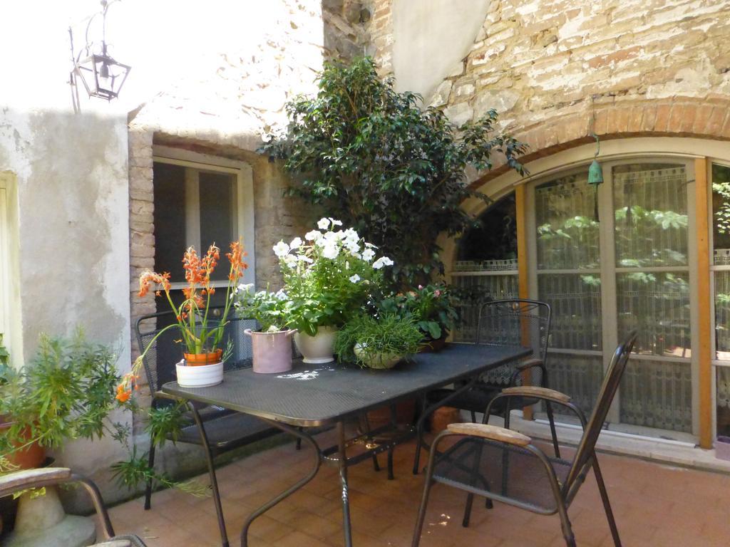 Palazzina Cesira Bed & Breakfast Montalcino Exterior foto